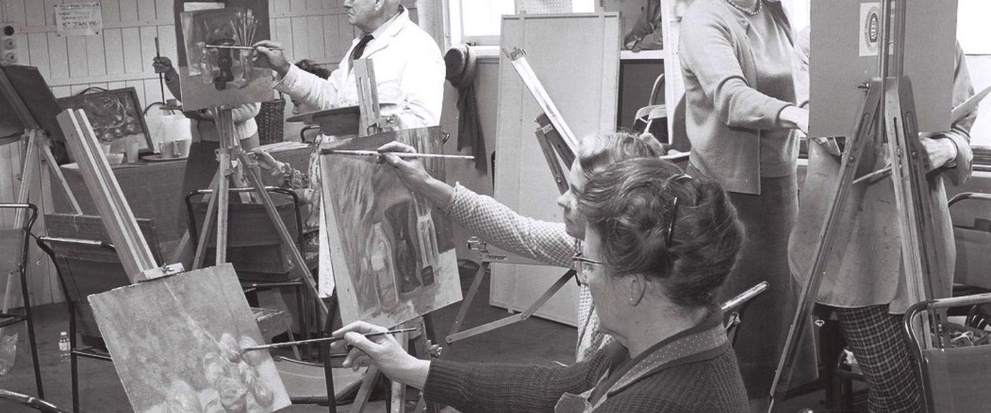 Image of painting class from Don Eades Photographic Archive